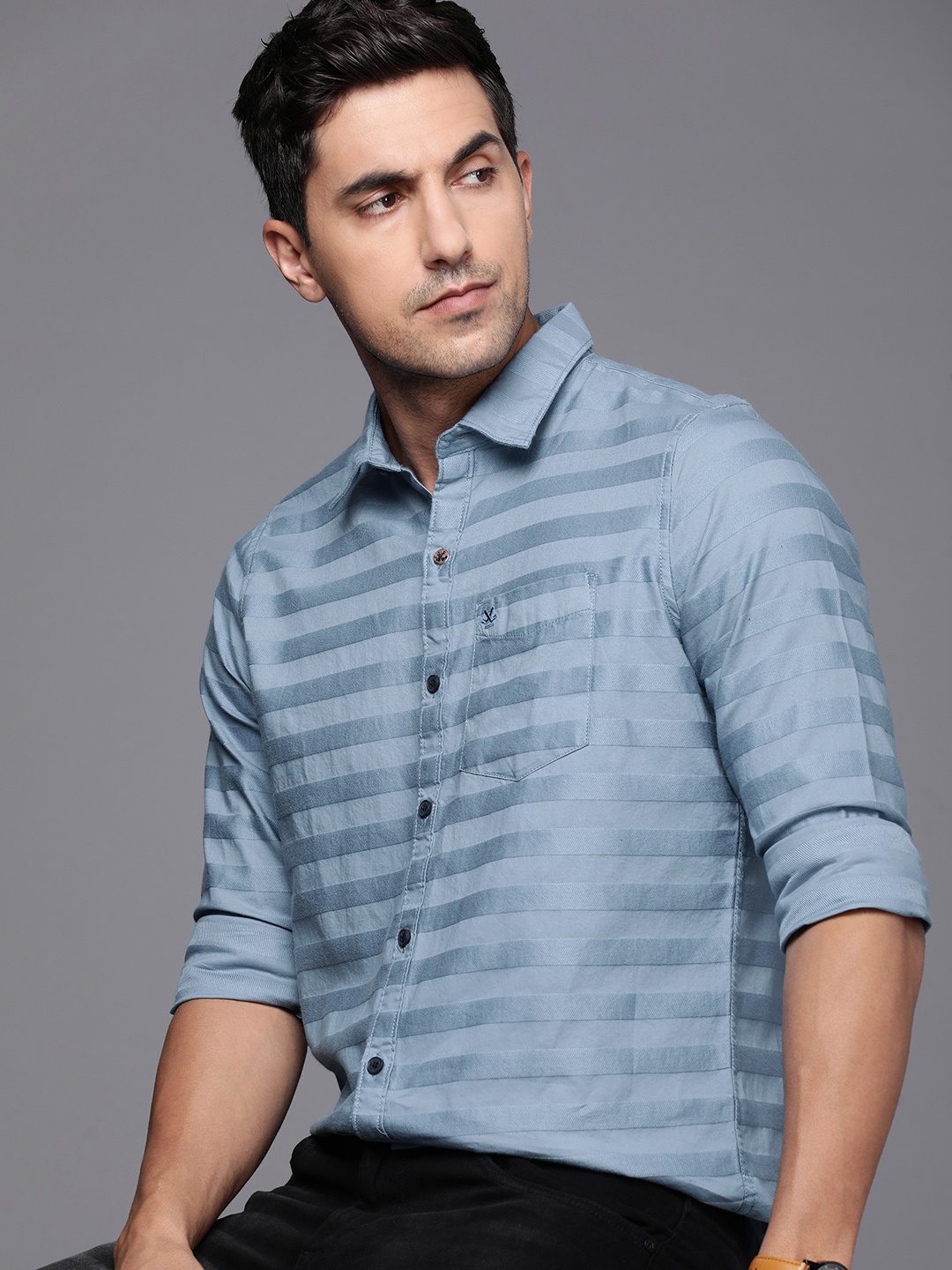 

WROGN Slim Fit Self Design Horizontal Stripes Pure Cotton Casual Shirt, Blue