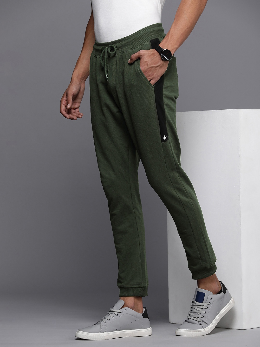 

WROGN Men Solid Regular Fit Joggers Track Pants, Olive