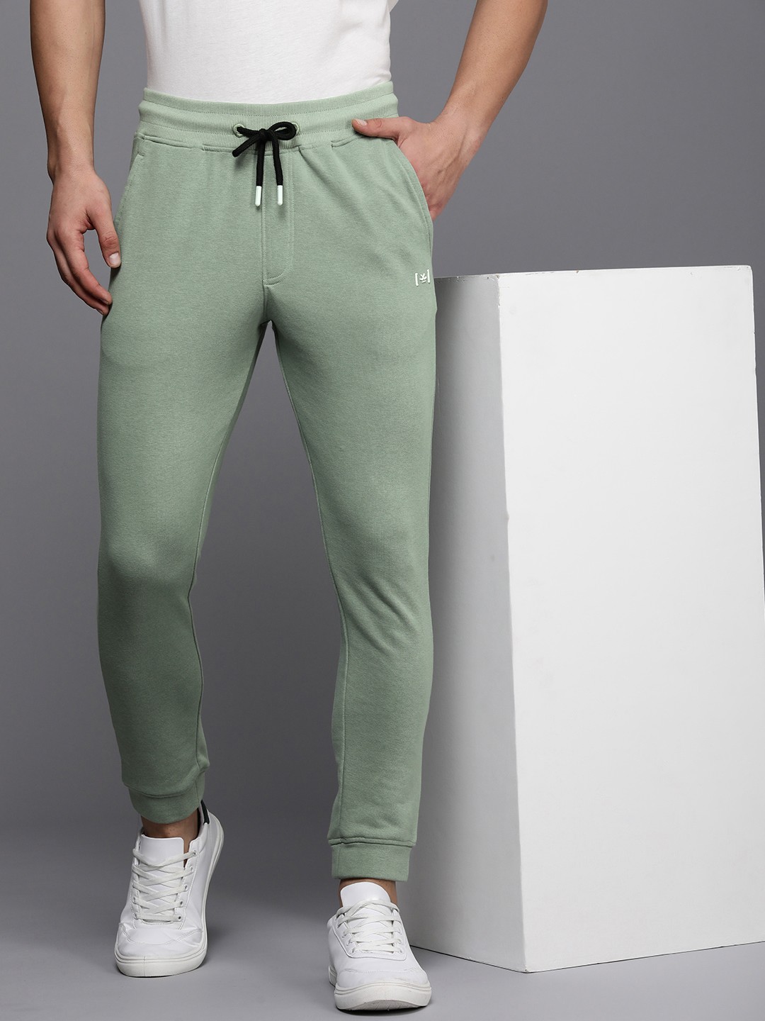 

WROGN Men Mid-Rise Solid Joggers Track Pants, Green