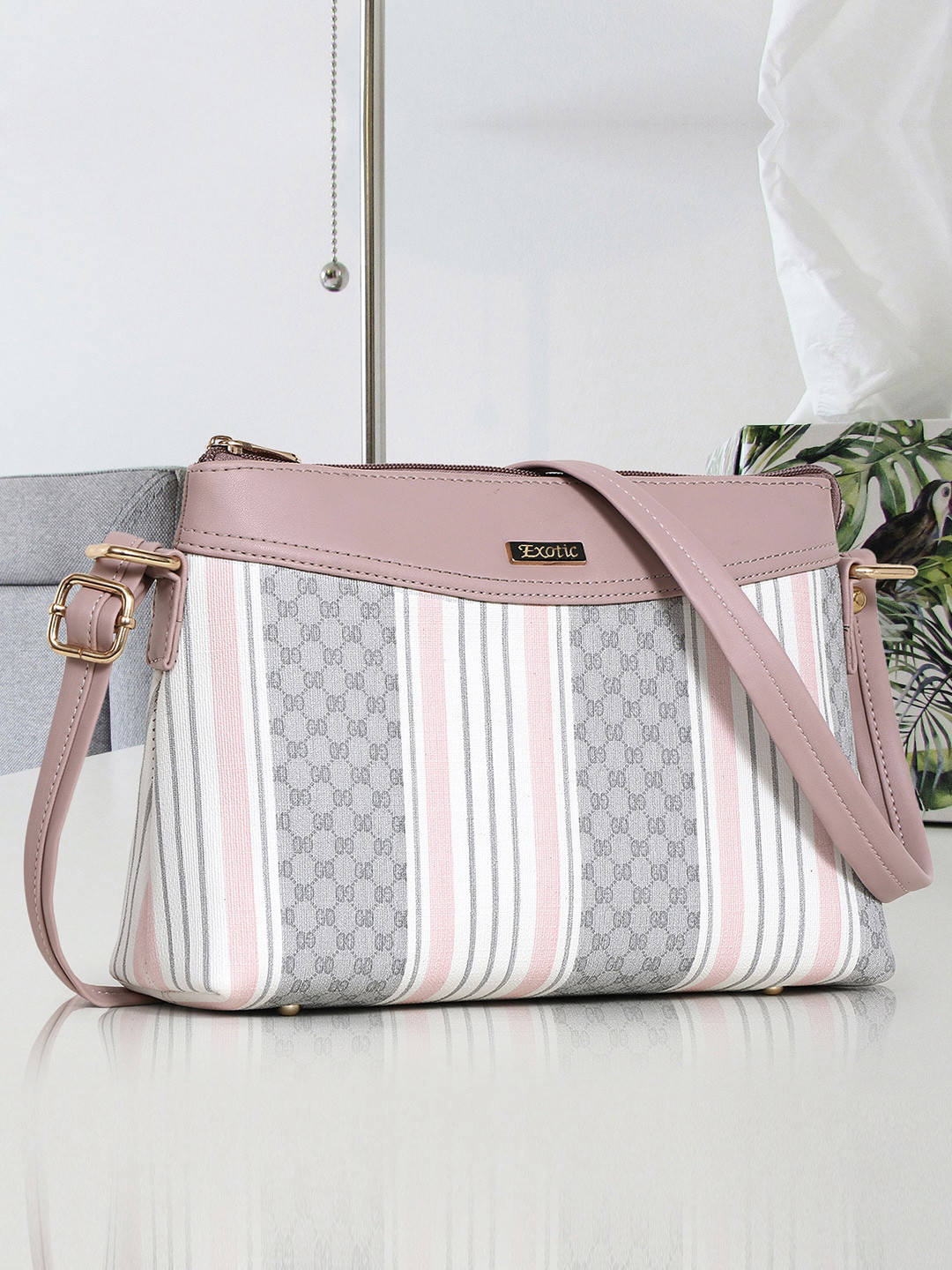 

Exotic Printed Structured Sling Bag, Pink