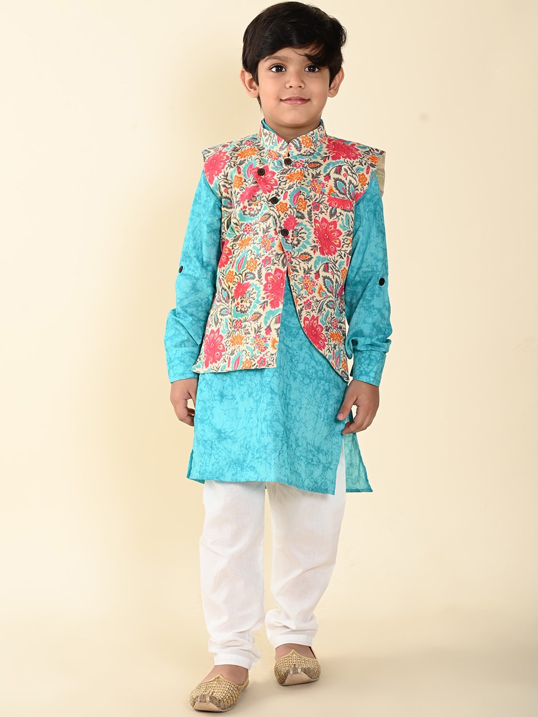 

LIL PITAARA Boys Floral Printed Regular Pure Cotton Kurta With Pyjamas & Nehru Jacket, Turquoise blue