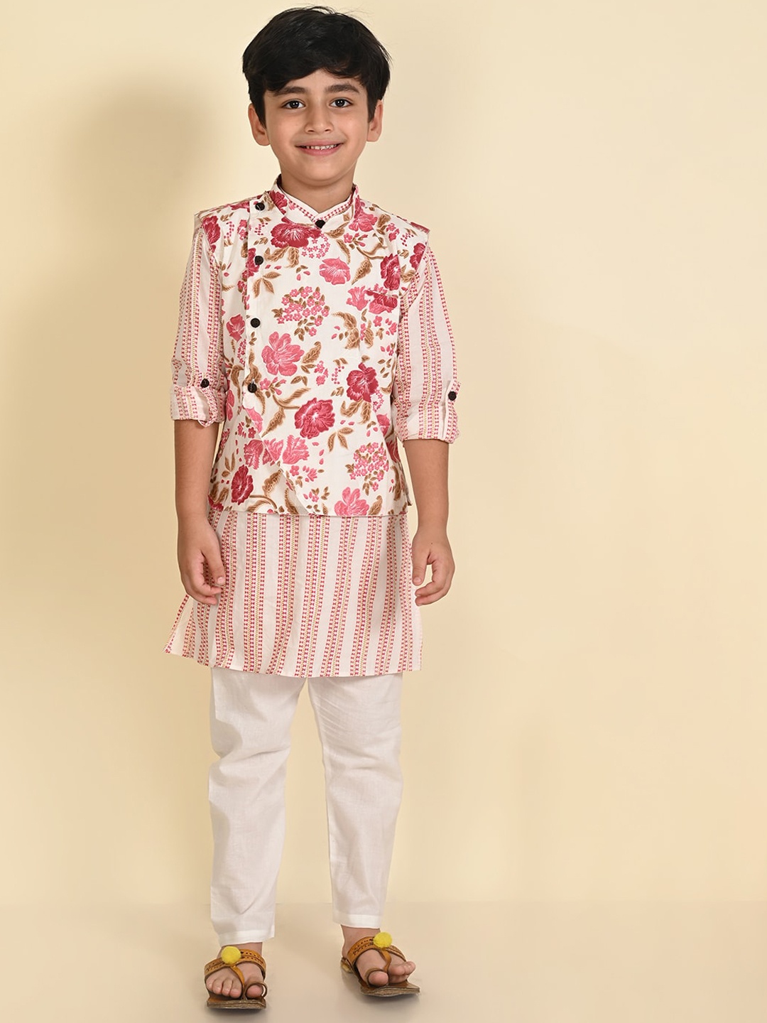 

LIL PITAARA Boys Woven Design Pure Cotton Regular Kurta & Pyjamas With Nehru Jacket, Pink