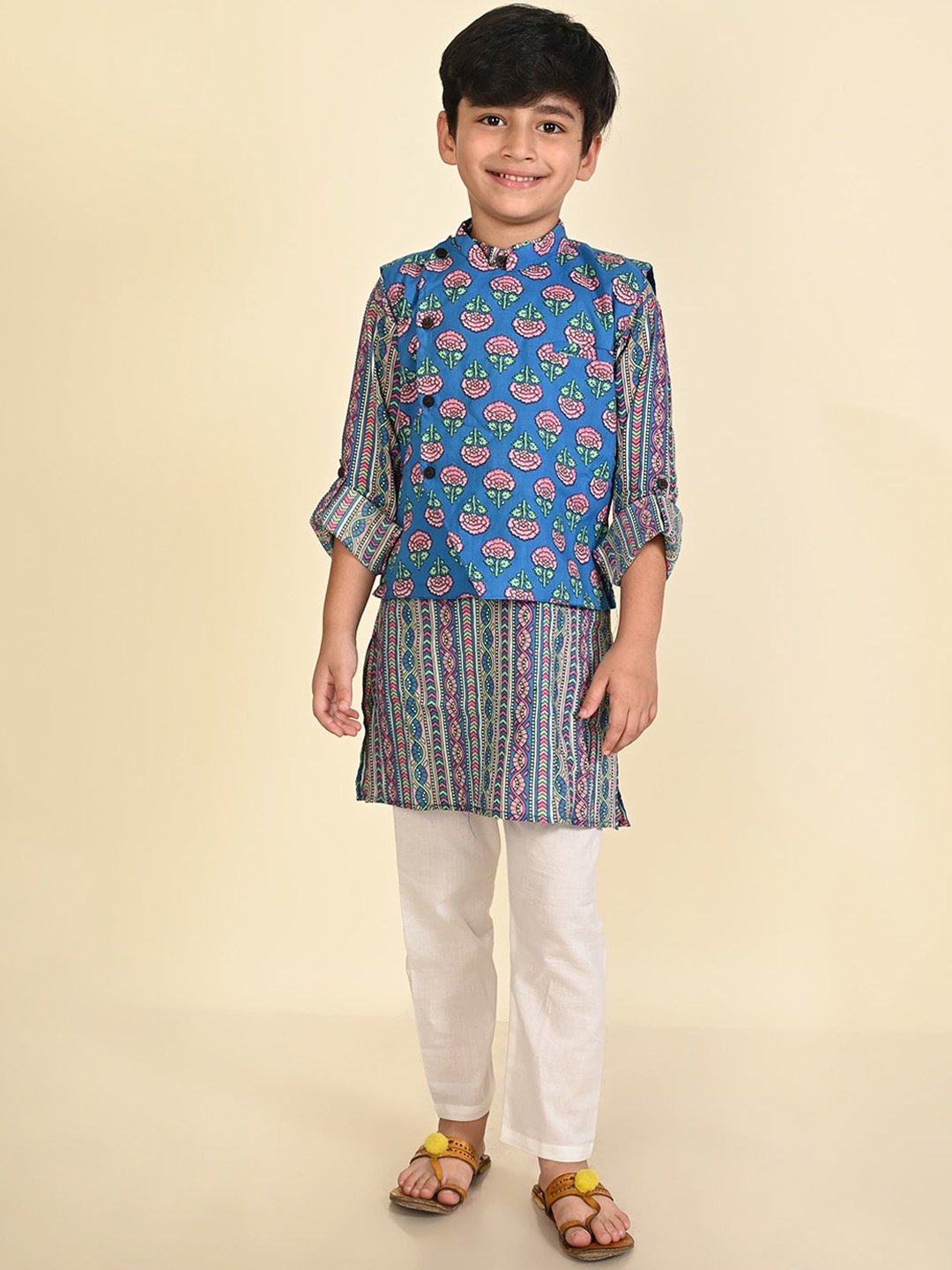 

LIL PITAARA Boys Ethnic Motifs Printed Pure Cotton Kurta & Pyjamas With Nehru Jacket, Blue