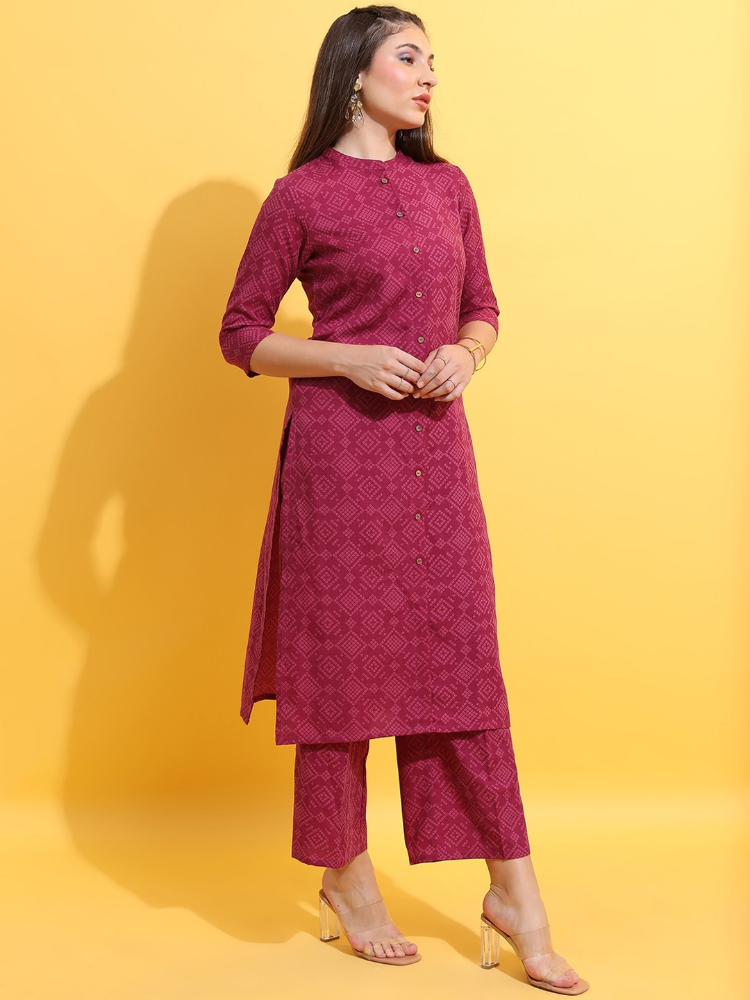 

Vishudh Red Geometric Printed Straight Regular Kurta with Palazzos
