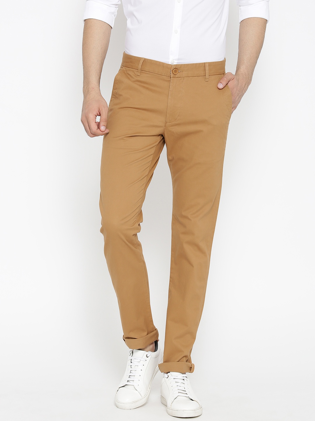 

United Colors of Benetton Men Khaki Slim Fit Solid Chinos, Brown