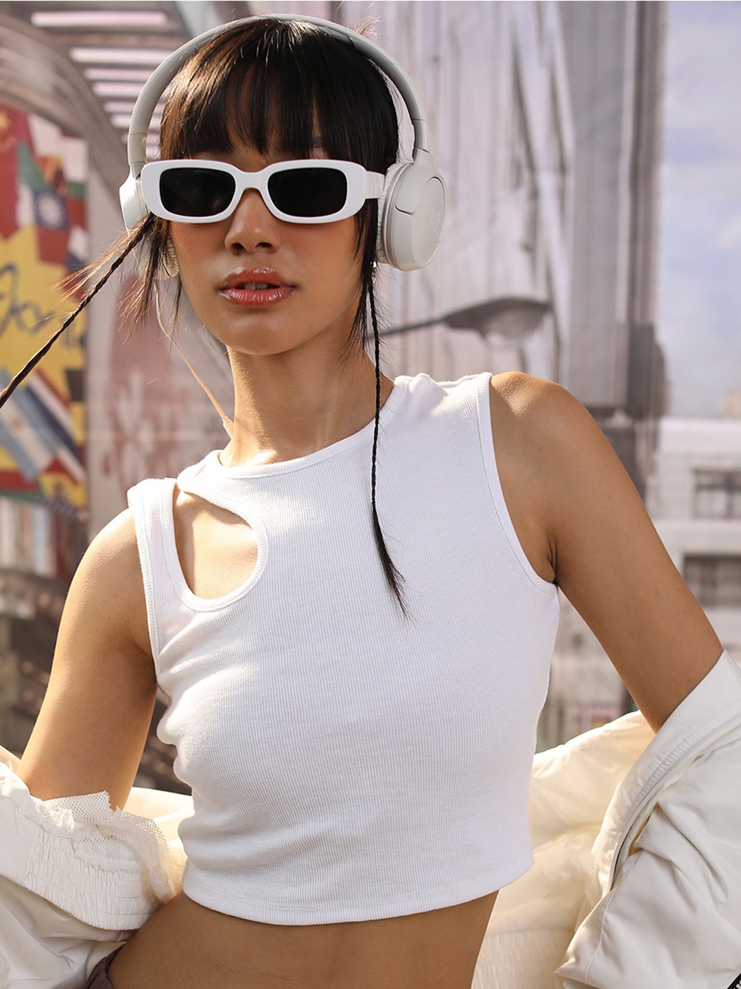 

Tokyo Talkies Women White Streetwise Solid Cut Out Crop Top