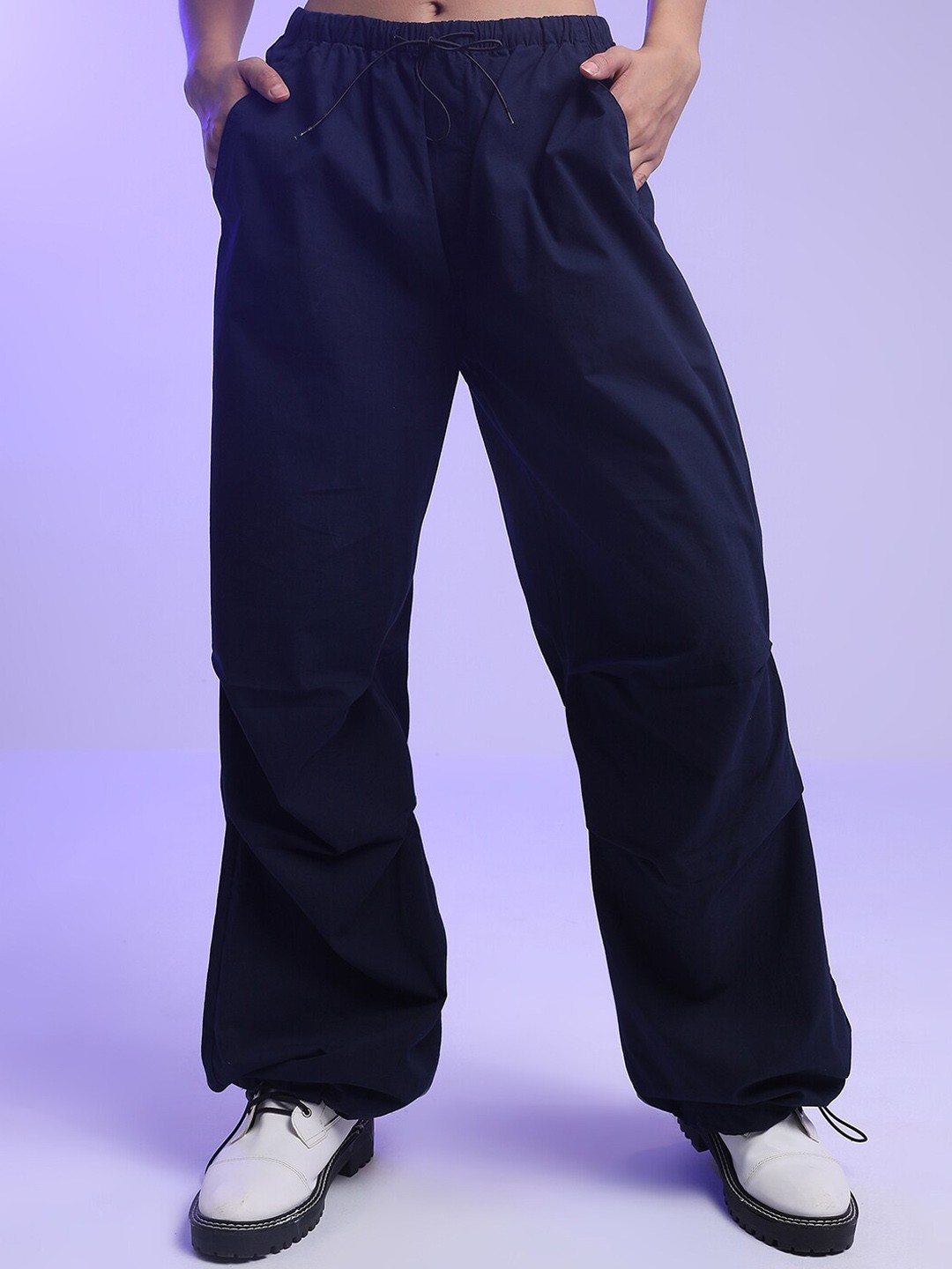 

Street By Tokyo Talkies Women Cotton Mid-Rise Plain Loose Fit Parachute Cargos, Navy blue