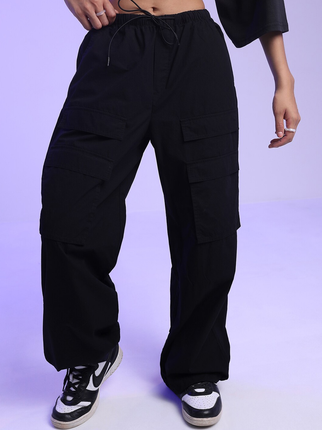 

Tokyo Talkies Women Cotton Mid-Rise Plain Loose Fit Parachute Cargos, Black