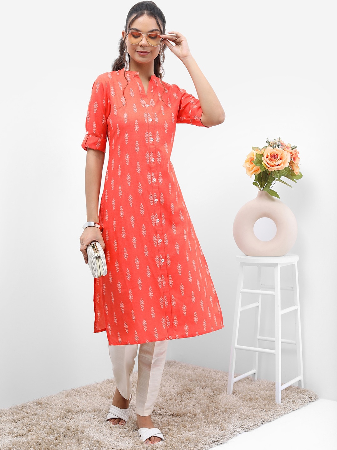 

KETCH Coral Ethnic Motifs Printed Mandarin Collar Straight Kurta