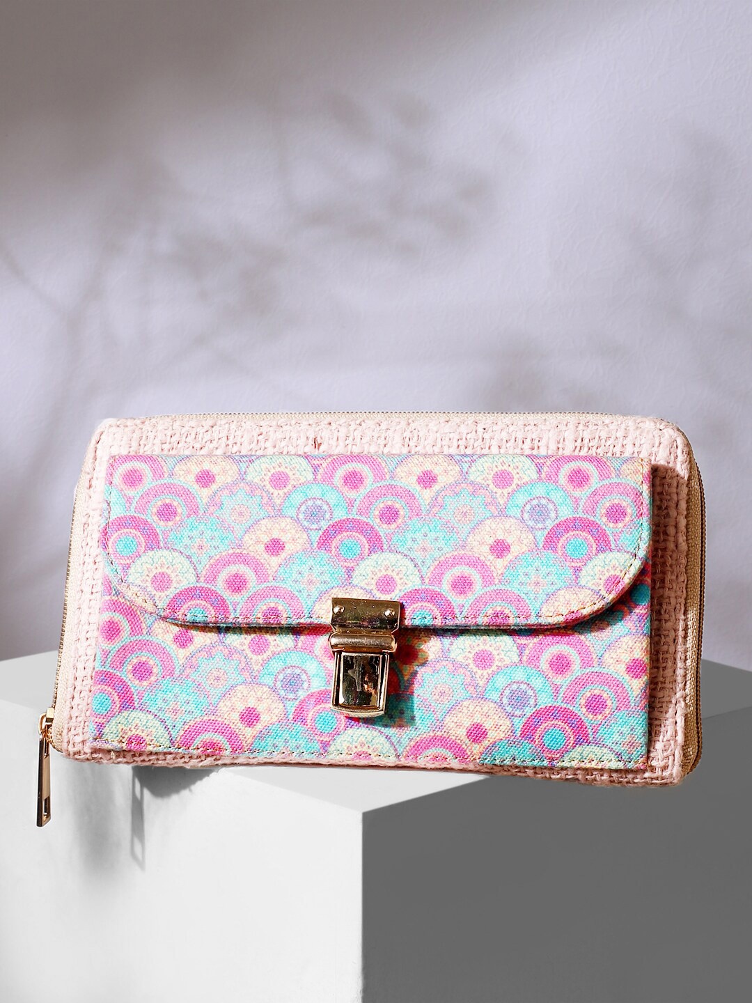 

DEEBACO Women Floral Printed Two Fold Wallet, Pink