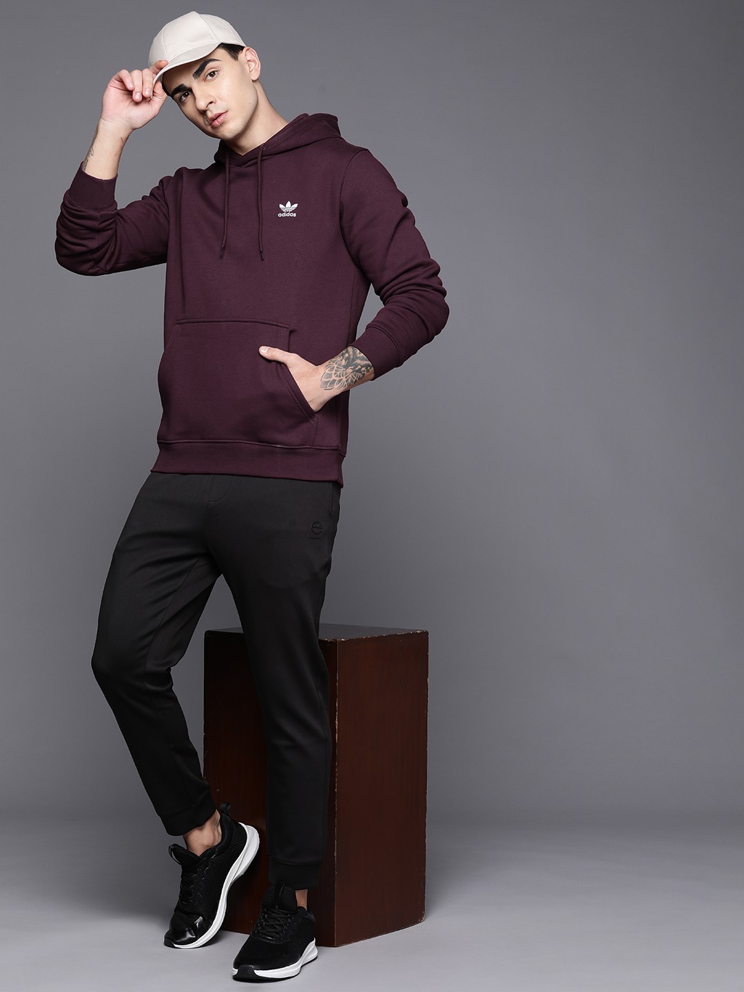 

ADIDAS Originals Trefoil Essentials Hooded Sweatshirt, Burgundy