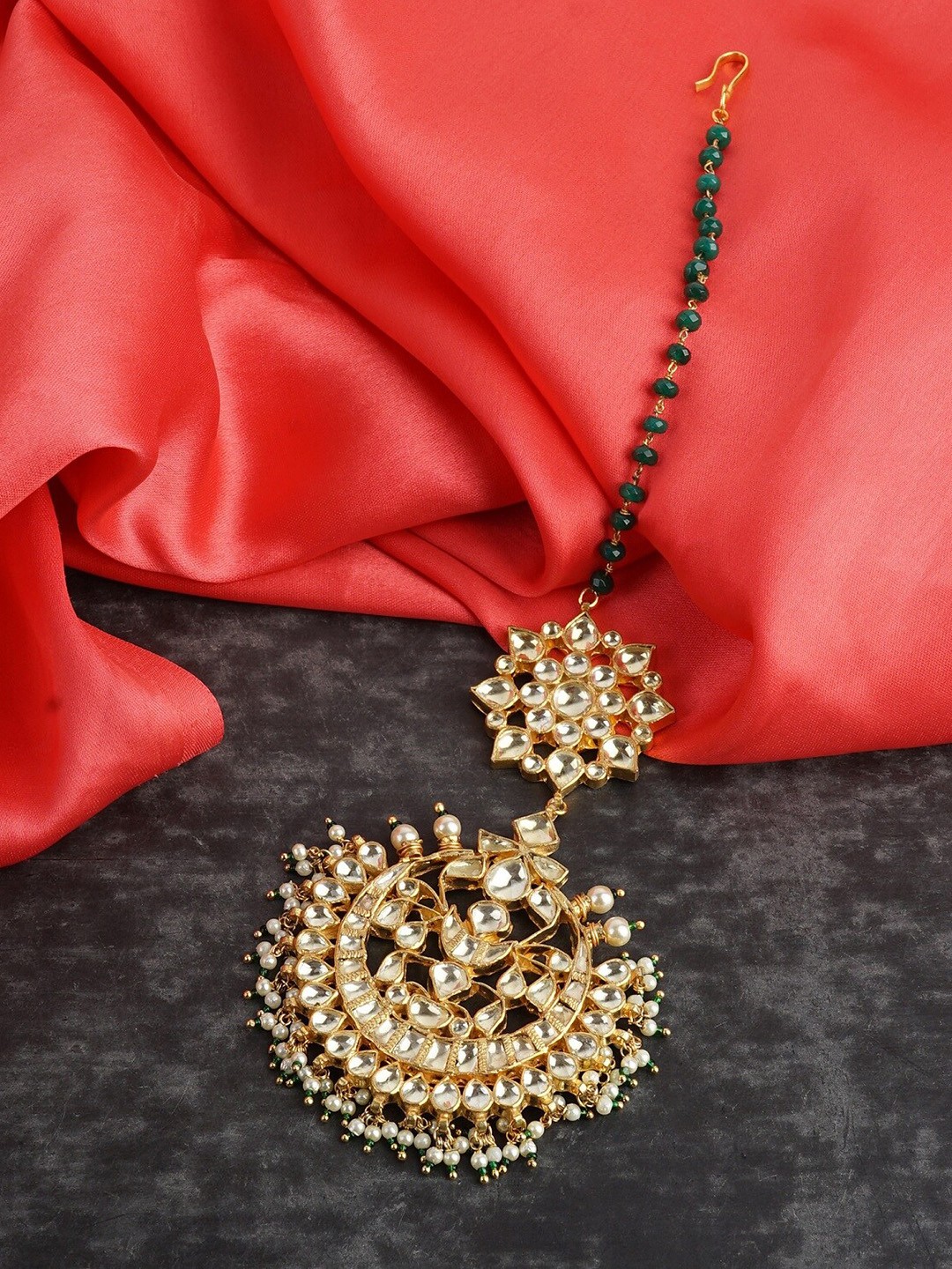 

AURAA TRENDS Gold-Plated Kundan Studded Maang Tikka, Green