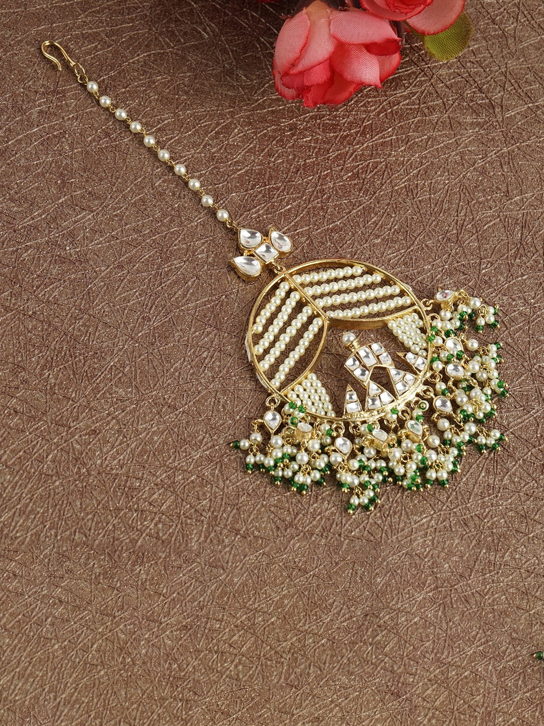 

AURAA TRENDS Gold-Plated Stone-Studded Maangtikka, Green