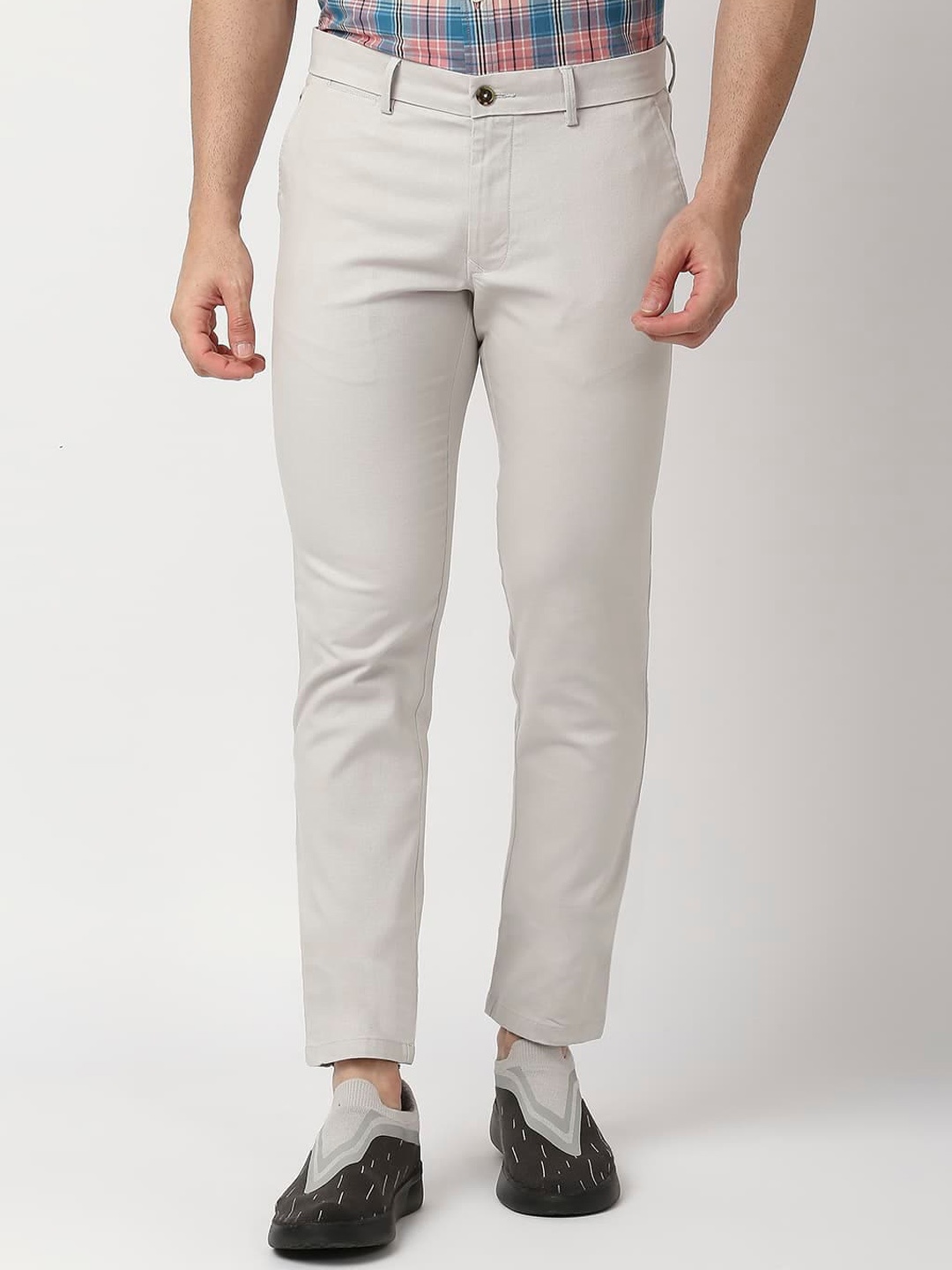 

Basics Men Tapered Fit Mid-Rise Plain Cotton Trousers, Grey