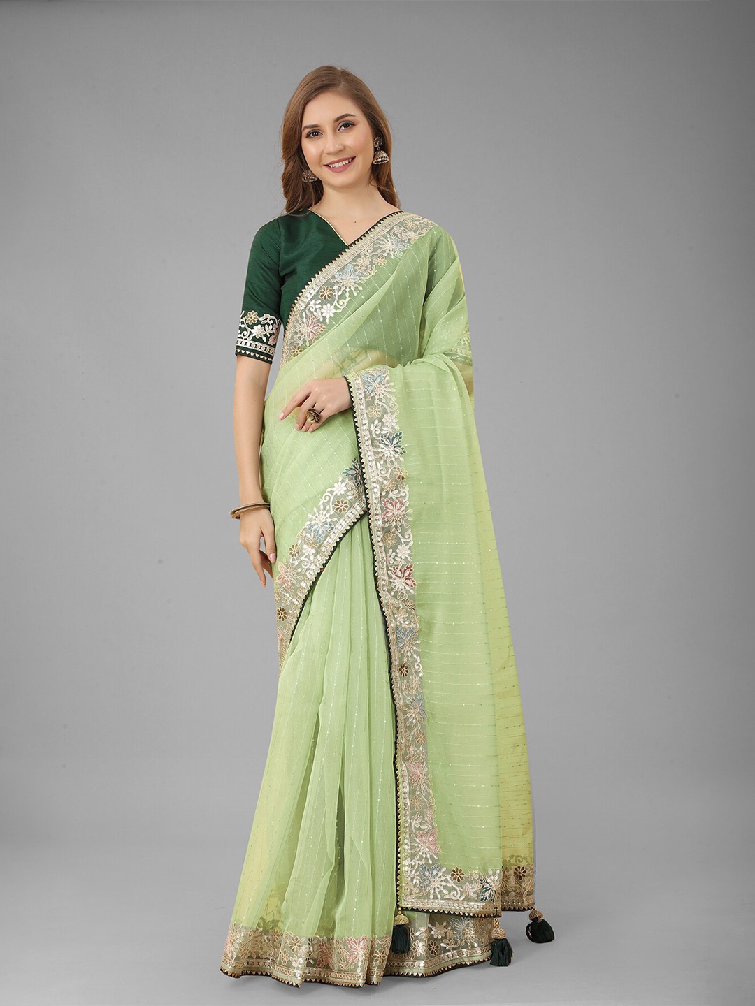 

N N ENTERPRISE Embellished Sequinned Net Saree, Sea green