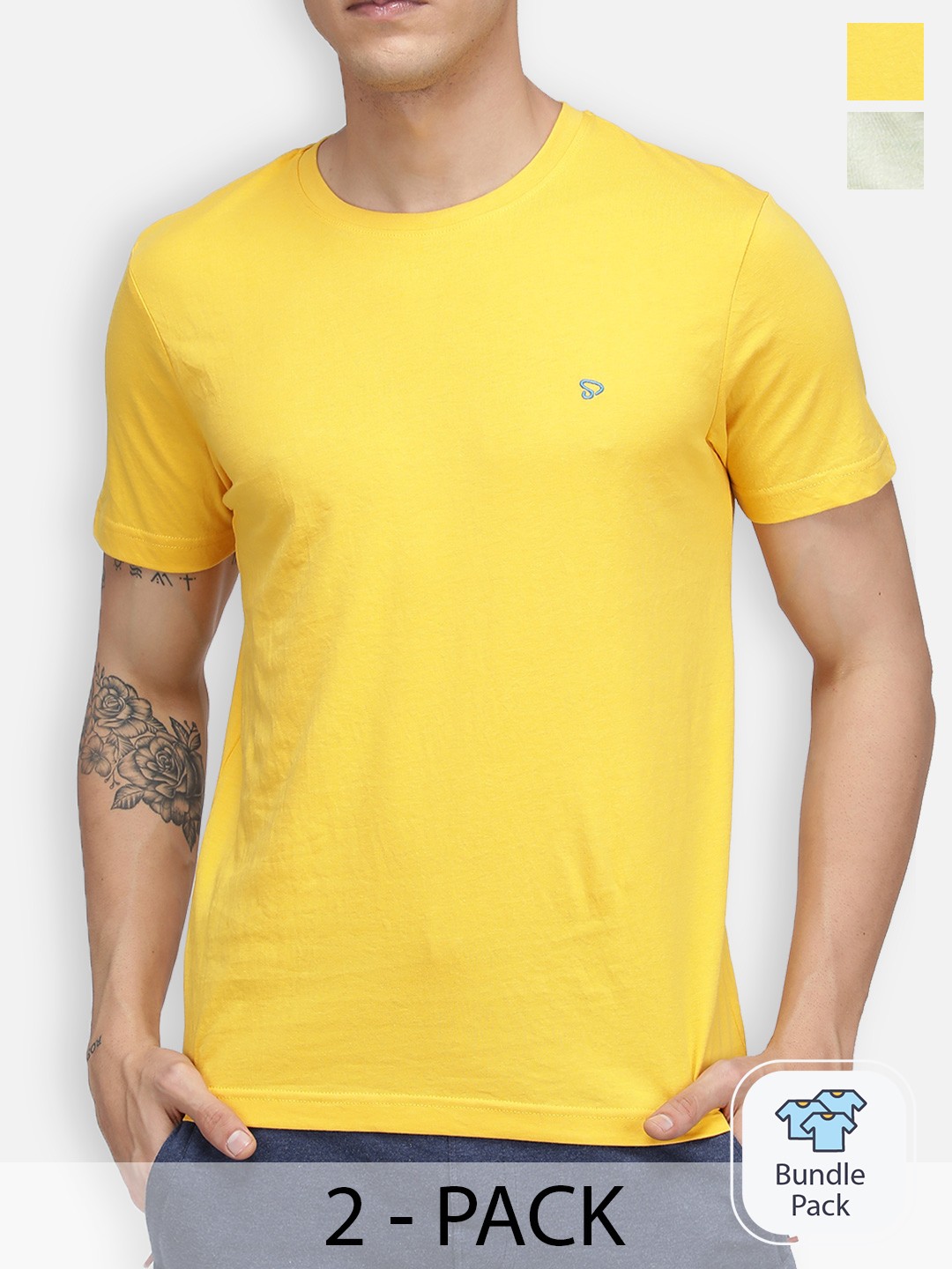 

SPORTO Men Yellow 2 Applique T-shirt
