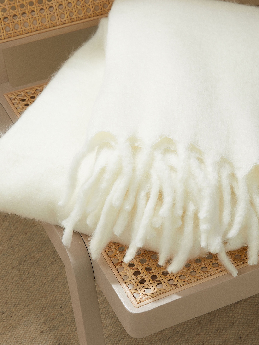 

H&M White Wool-Blend Blanket