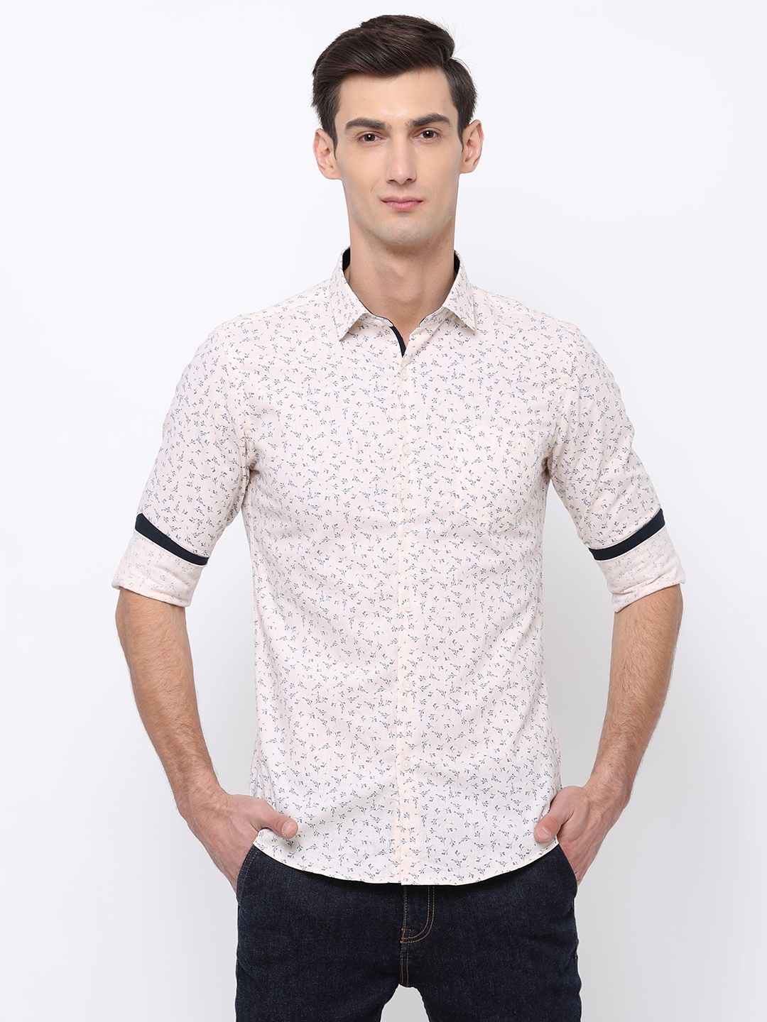 

Black coffee Men Cream-Coloured Slim Fit Printed Casual Shirt