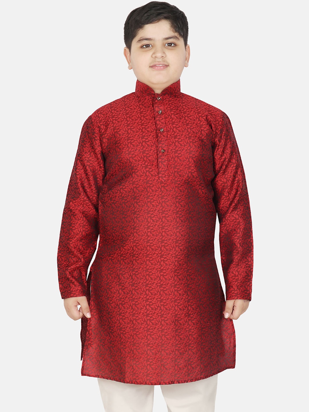 

SG YUVRAJ Boys Floral Embroidered Mandarin Collar Jacquard Weave Raw Silk Straight Kurta, Maroon