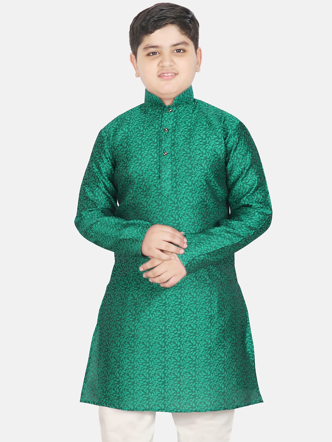 

SG YUVRAJ Boys Floral Embroidered Mandarin Collar Jacquard Weave Raw Silk Straight Kurta, Green