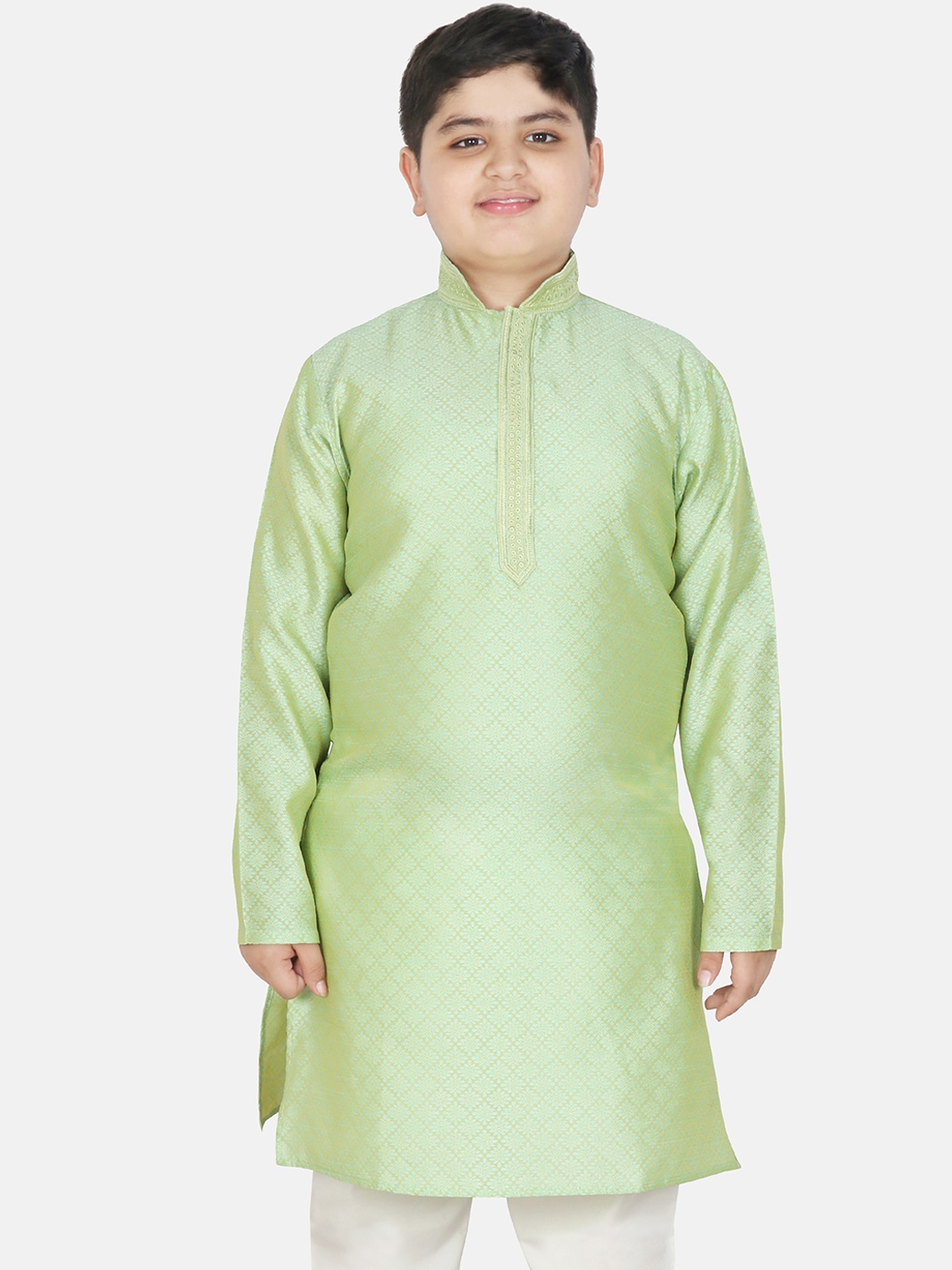 

SG YUVRAJ Boys Floral Embroidered Mandarin Collar Jacquard Weave Raw Silk Straight Kurta, Green
