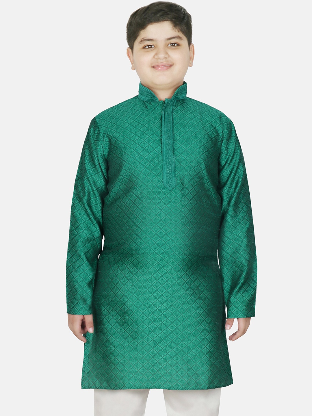 

SG YUVRAJ Boys Floral Embroidered Mandarin Collar Jacquard Weave Raw Silk Straight Kurta, Green
