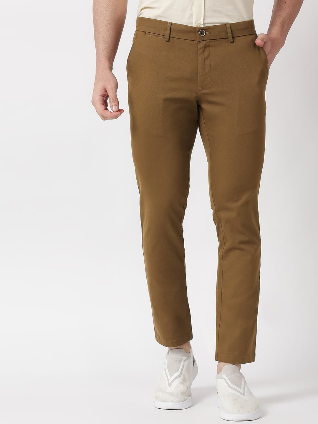 

Basics Tapered Fit Mid-Rise Plain Woven Cotton Casual Flat Front Regular Trousers, Brown
