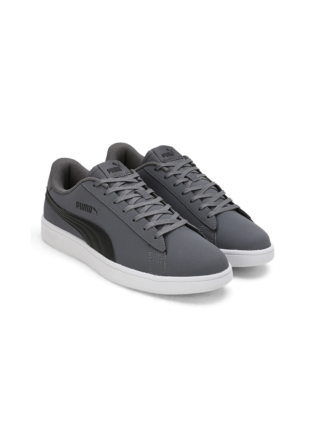 

Puma Unisex Smash V2 Buck Sneakers, Grey