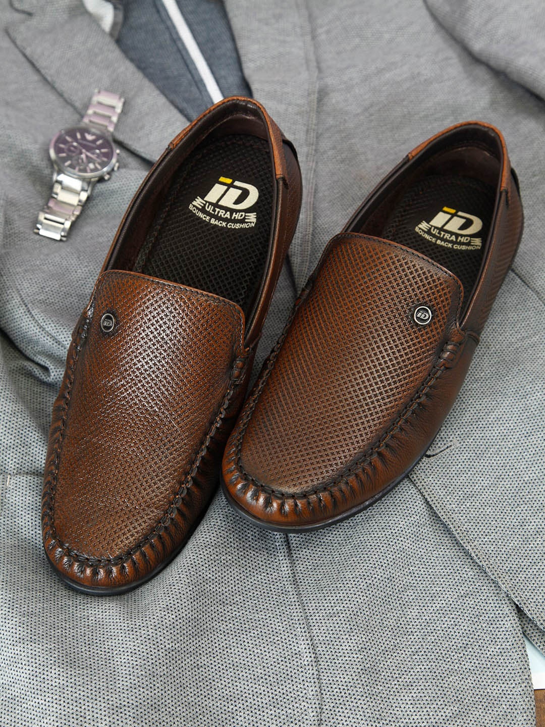 

ID Men Textured Lightweight Leather Penny Loafers, Brown
