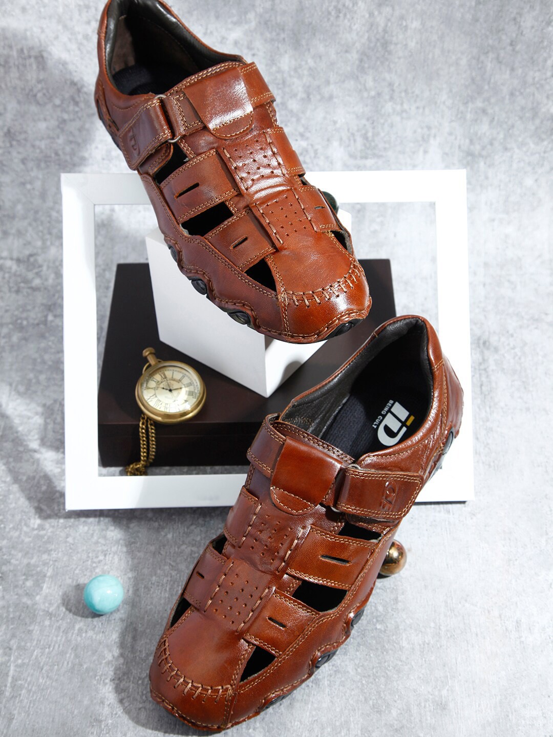

ID Men Textured Leather Fisherman Sandals, Tan