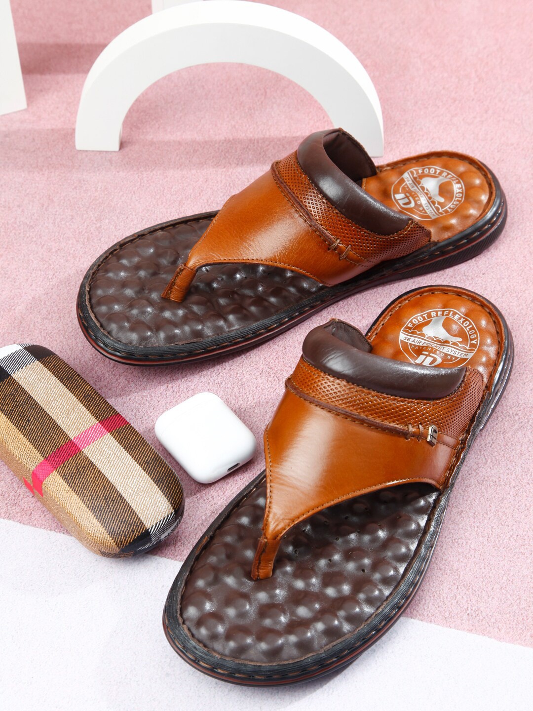 

ID Men Leather Air Pocket Thong Sandals, Tan