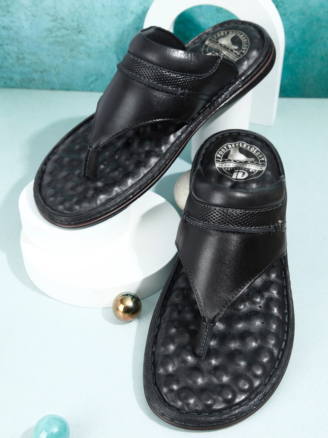 

ID Men Leather Air Pocket Thong Sandals, Black