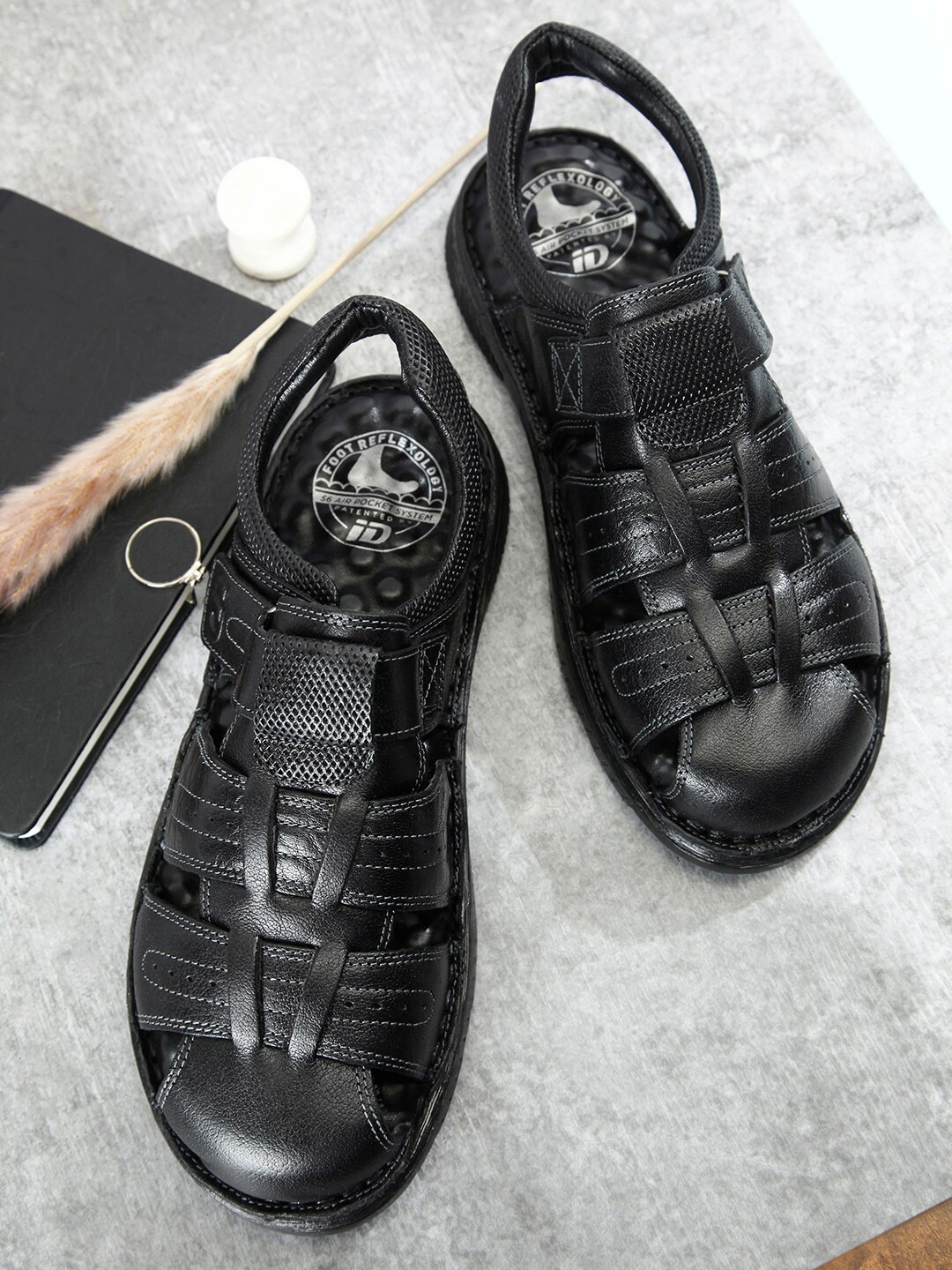 

ID Leather Fisherman Sandals, Black