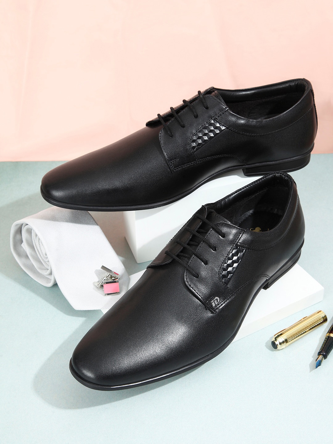 

ID Men Textured Leather Lace Up Formal Derbys, Black