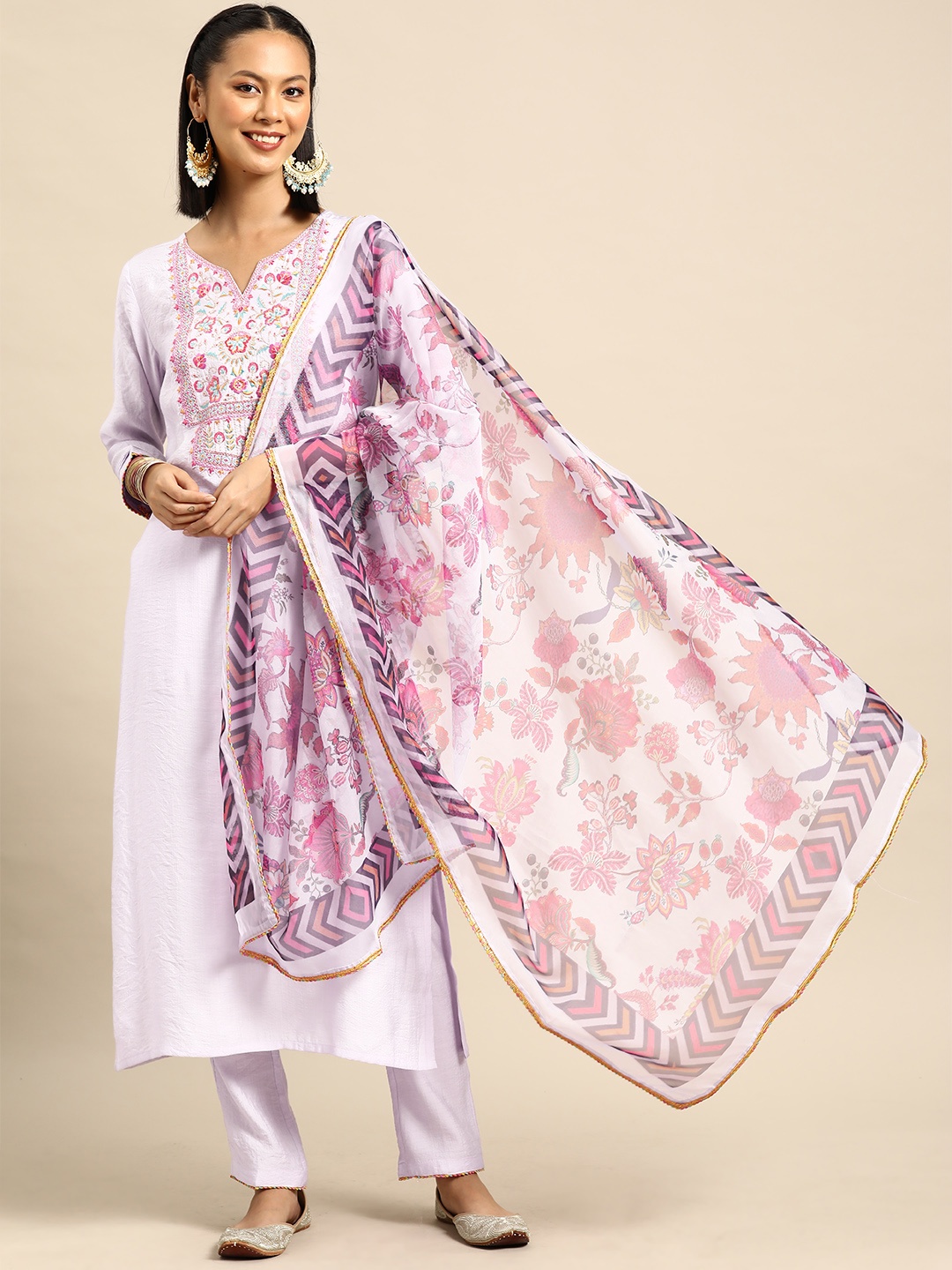 

Sangria Floral Embroidered Regular Sequinned Kurta with Trousers & Dupatta, Lavender