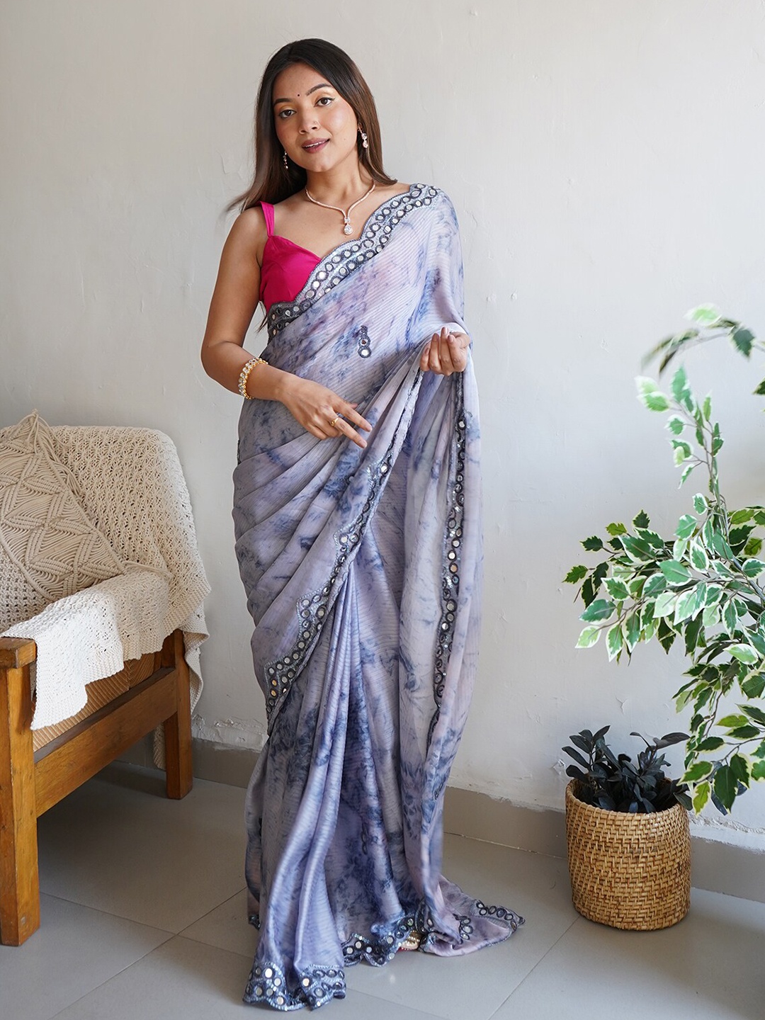 

ODETTE Abstract Printed Embellished Mirror Work Saree, Grey