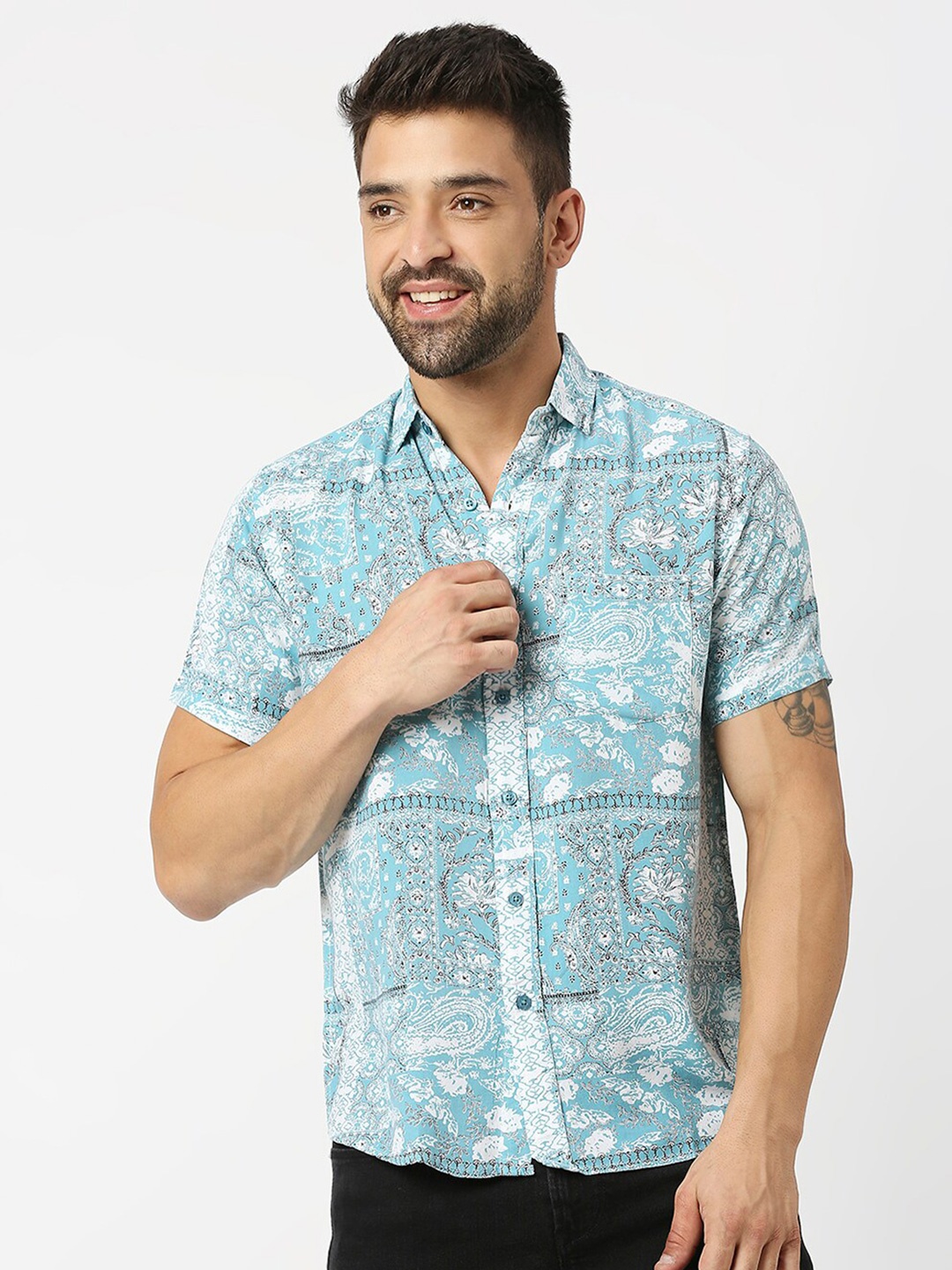

MOD ECRU Opaque Ethnic Motifs Printed Casual Shirt, Green