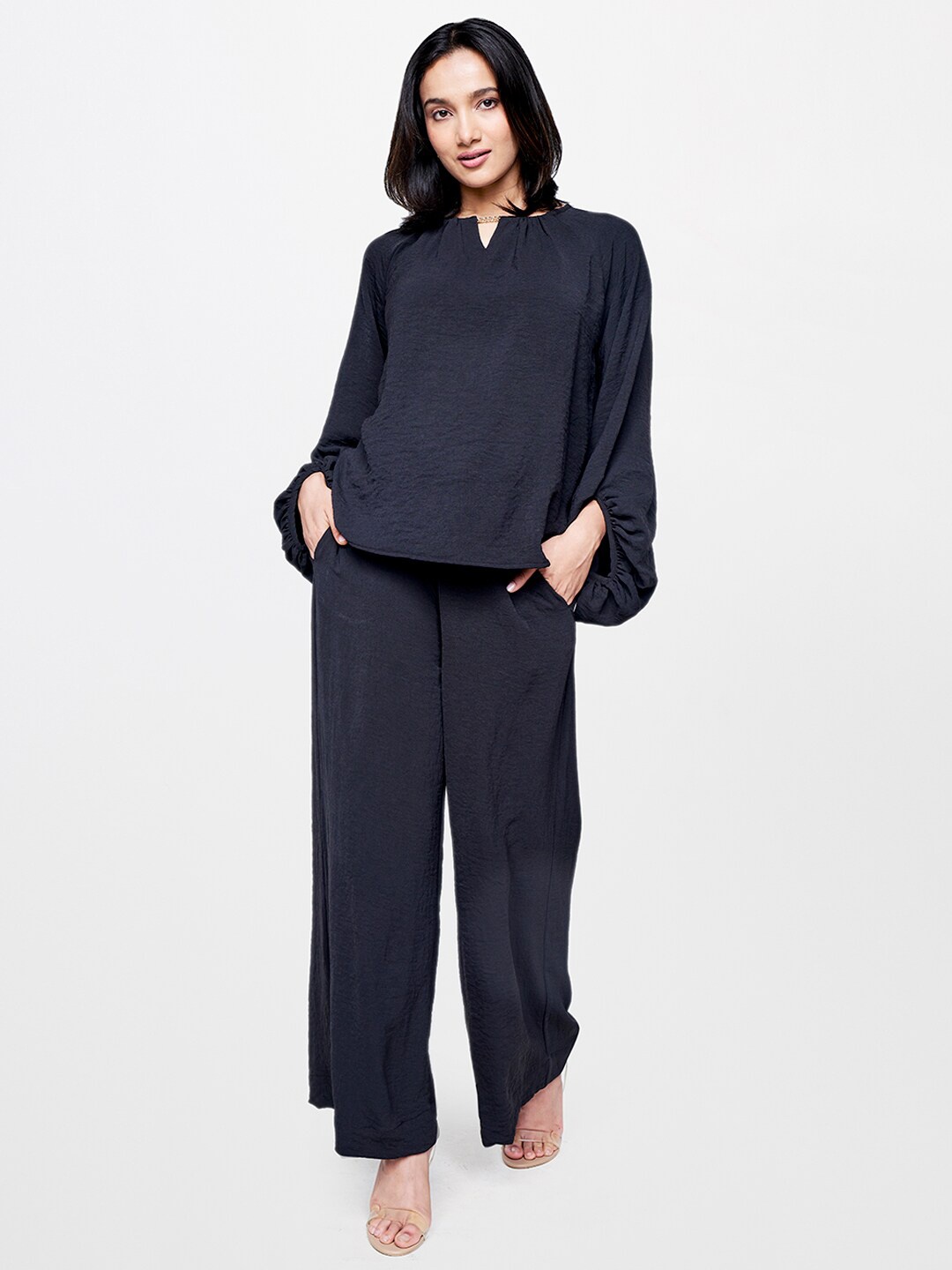 

AND Round Neck Raglan Sleeves Top with Trousers, Black