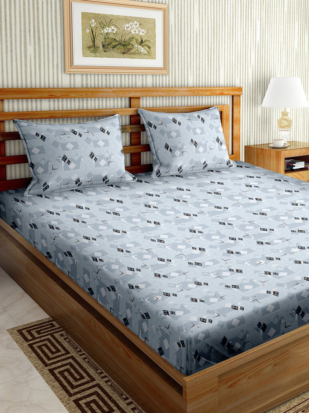 

BELLA CASA Stella Grey & Black Geometric Cotton 180 TC King Bedsheet with 2 Pillow Covers
