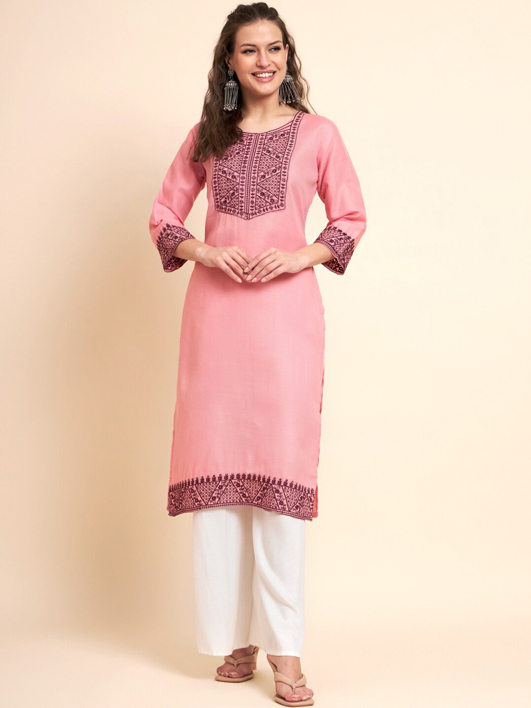

VAIRAGEE Ethnic Motifs Yoke Design Thread Work Pure Cotton Straight Kurta, Pink