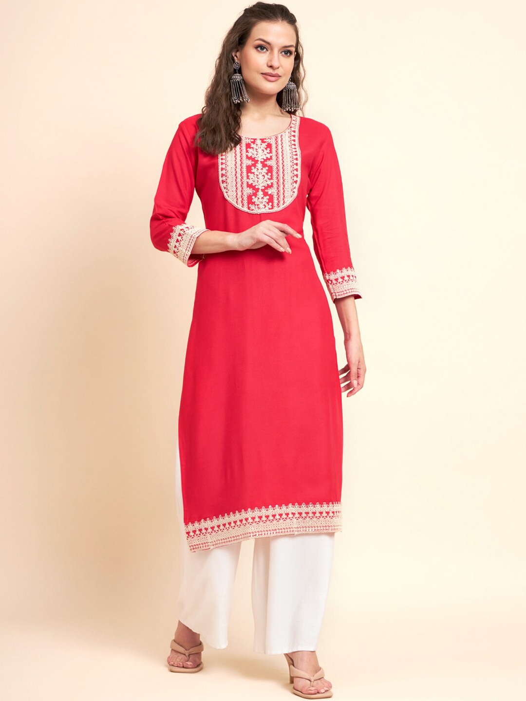 

VAIRAGEE Ethnic Motifs Yoke Design Sequined Thread Work Kurta, Pink