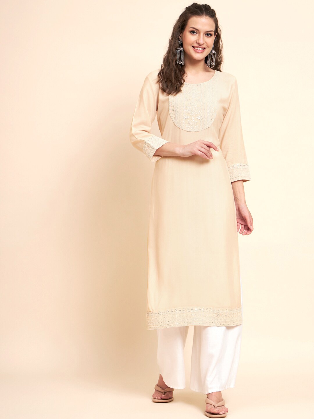 

VAIRAGEE Ethnic Motifs Yoke Design Sequined Thread Work Kurta, Cream