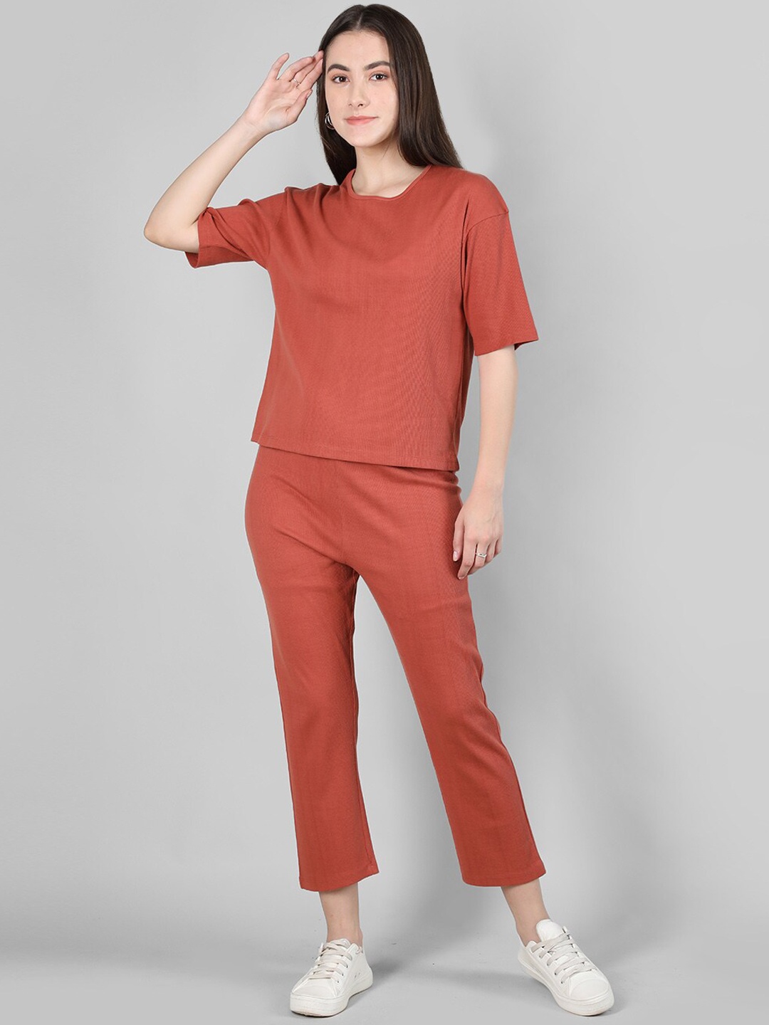 

CHKOKKO Round Neck T-Shirt With Trousers, Rust