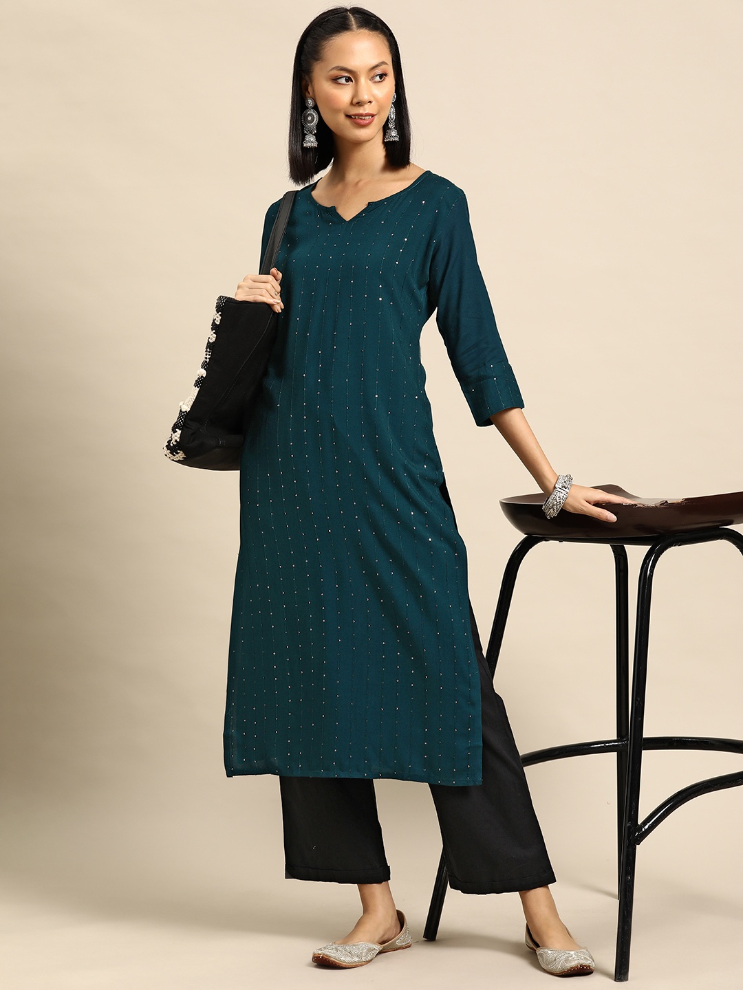 

Sangria Embroidered Sequinned Kurta, Teal