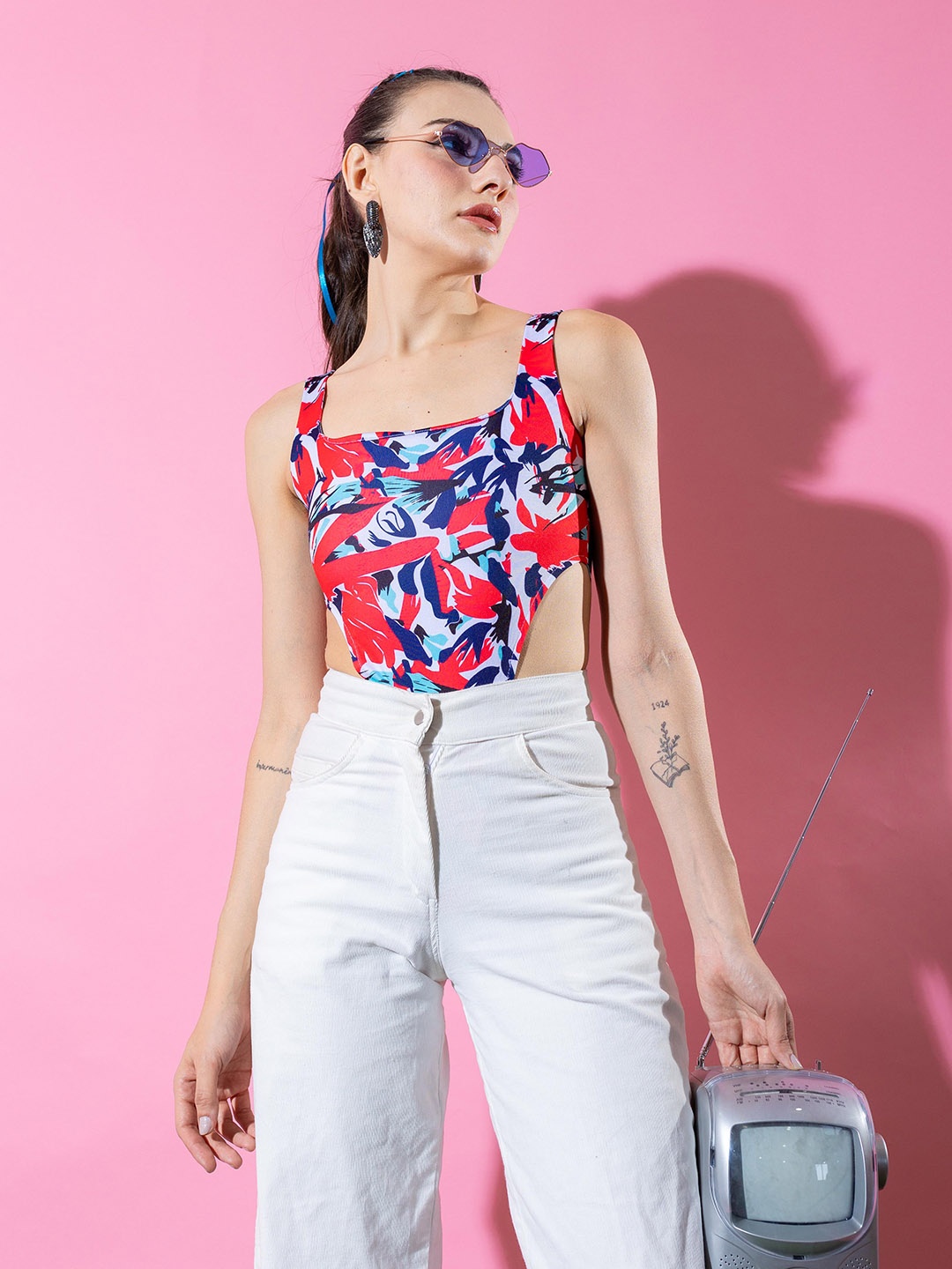 

Stylecast X Hersheinbox Red & Blue Abstract Printed Sleeveless Pure Cotton Top