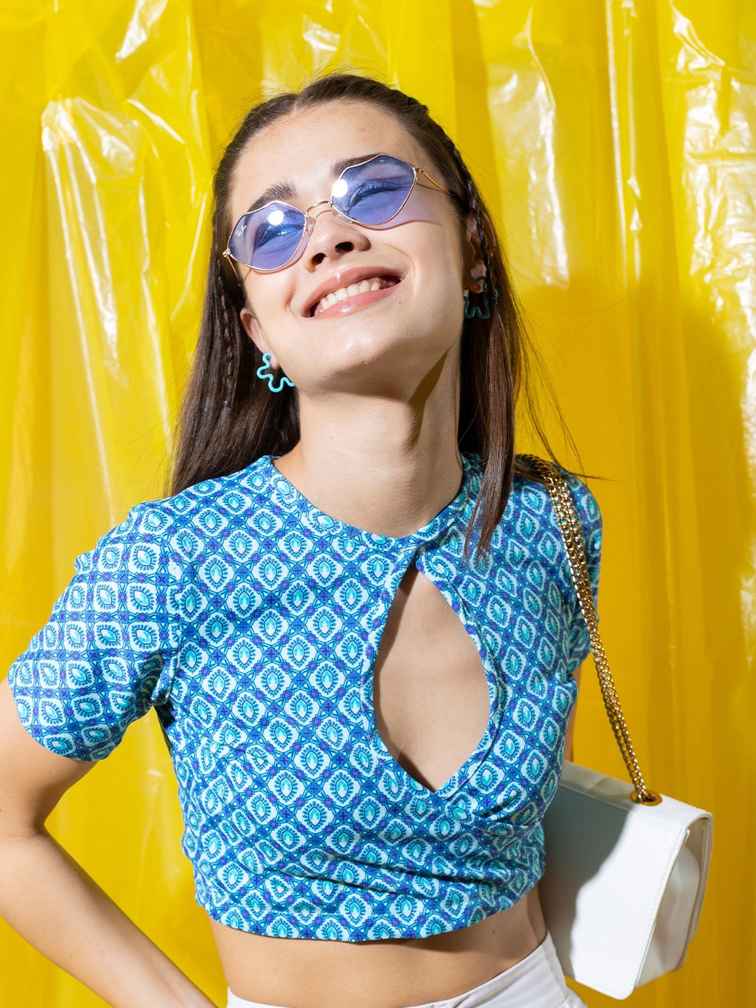 

Stylecast X Hersheinbox Blue & White Ethnic Motifs Printed Keyhole Neck Crop Top