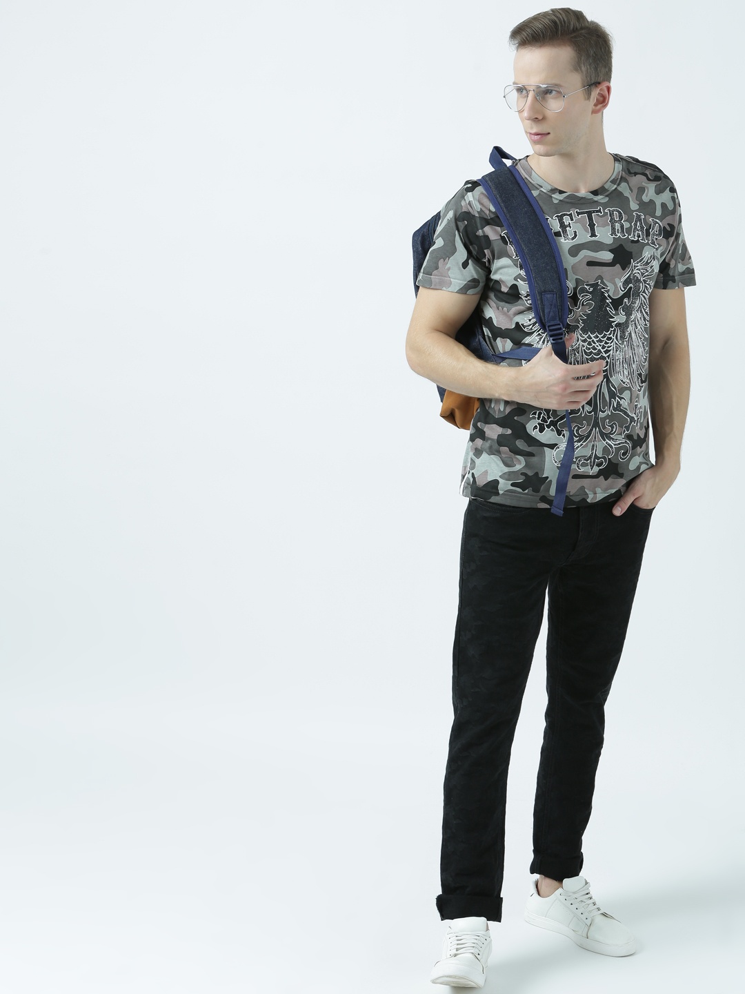 

Huetrap Men Grey Printed Round Neck T-shirt