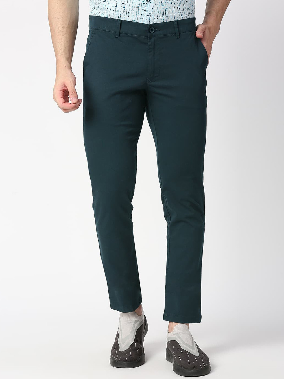 

Basics Men Tapered Fit Mid-Rise Casual Trousers, Green