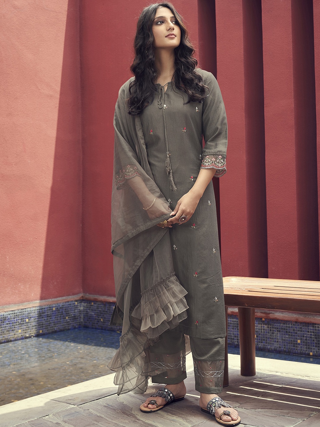 

Indo Era Floral Embroidered Kurta with Trousers & With Dupatta, Grey