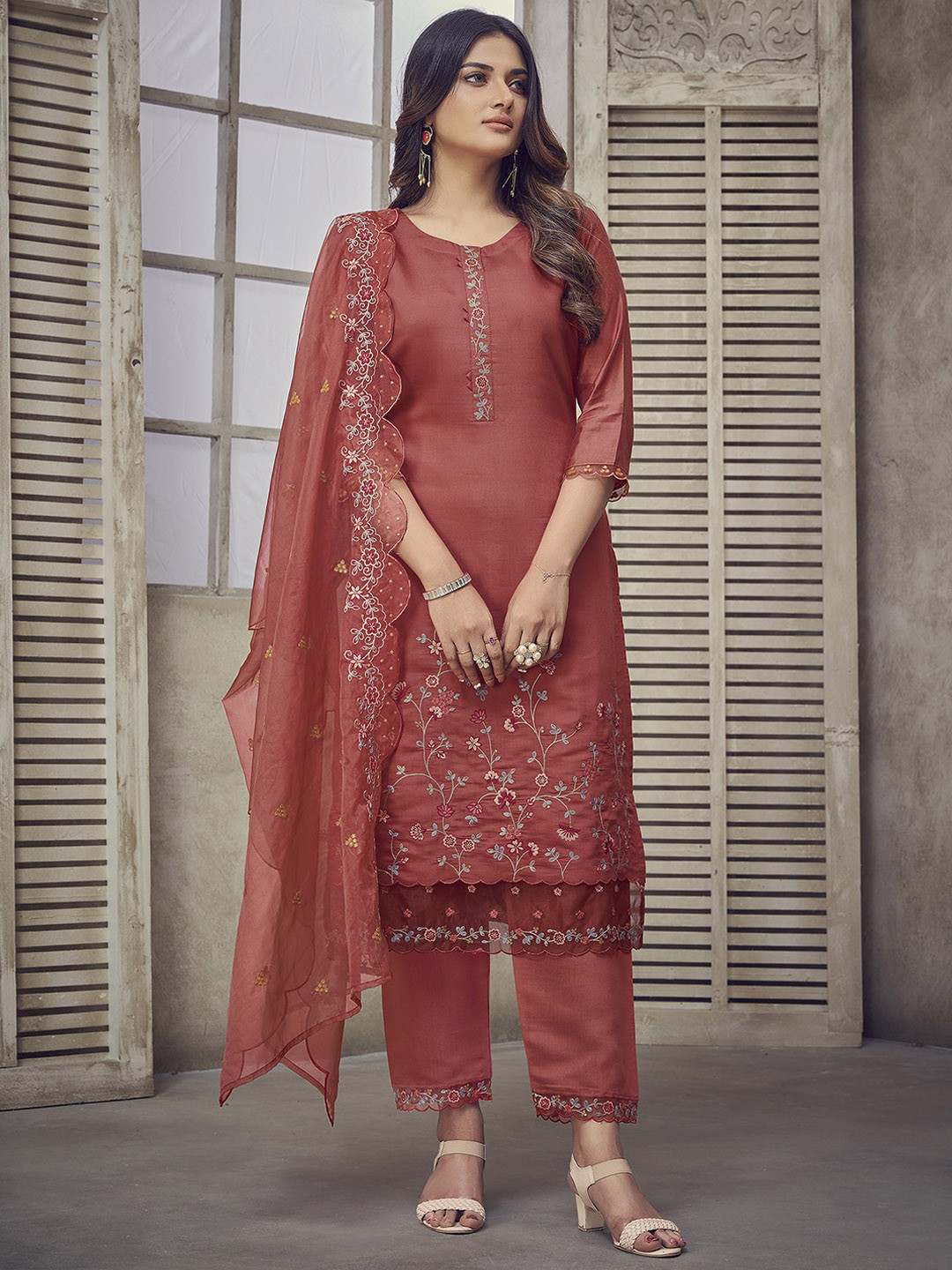 

Indo Era Floral Embroidered Regular Thread Work Kurta with Trousers & Dupatta, Rust